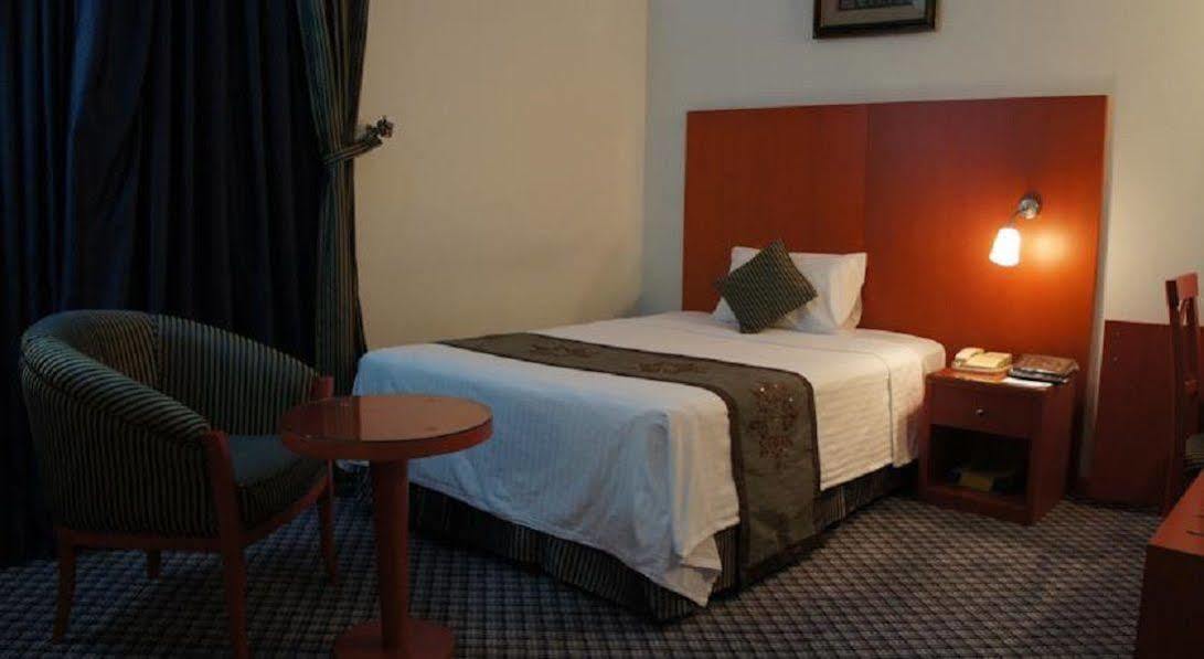 Dream Palace Hotel 두바이 외부 사진